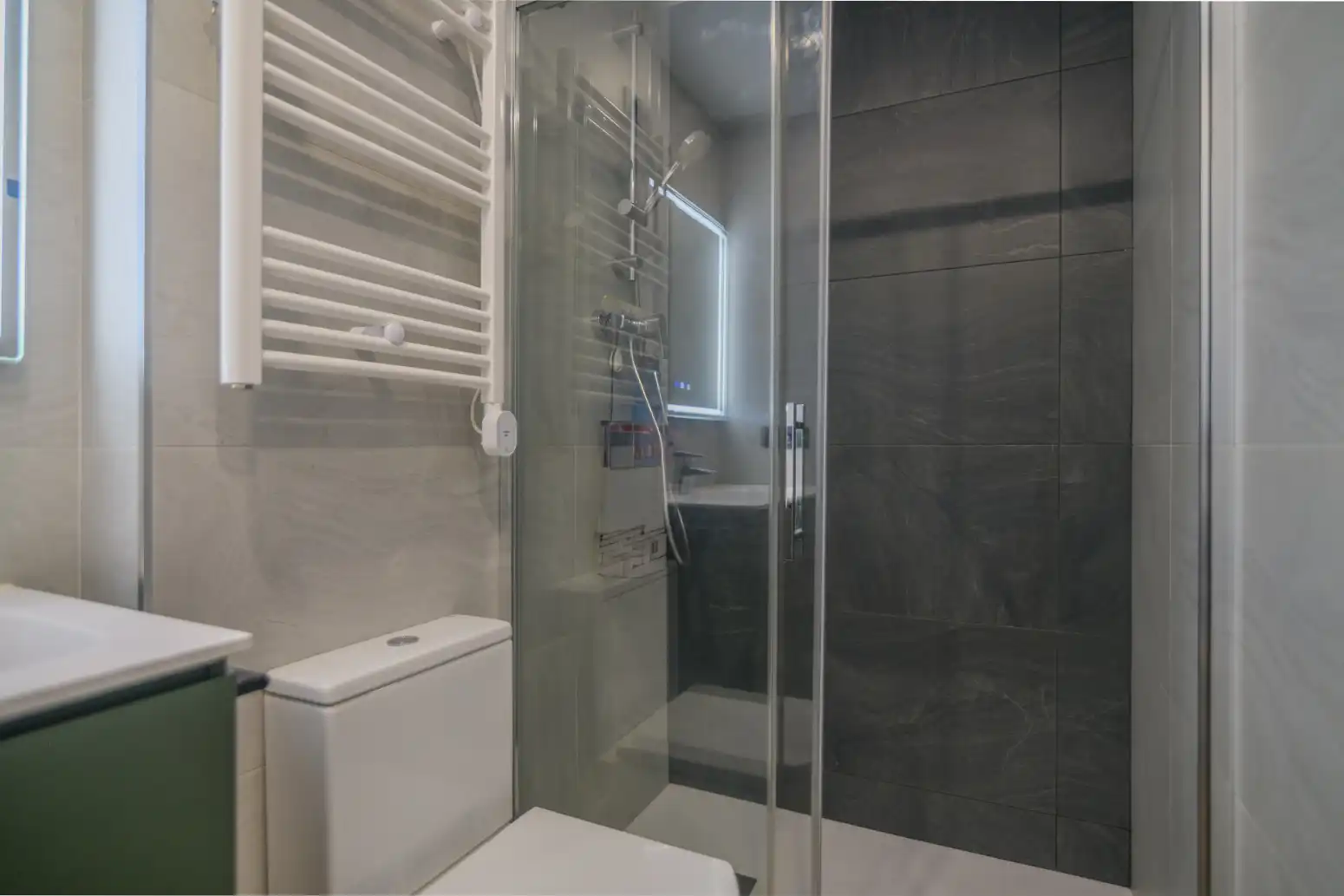Bathroom of Flat for sale in Viladecans  with Air Conditioner, Heating and Private garden