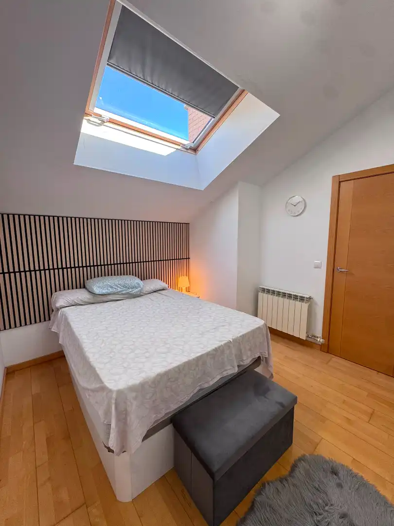 Schlafzimmer von Maisonette zum Verkauf in La Muela mit Klimaanlage, Heizung und Privatgarten
