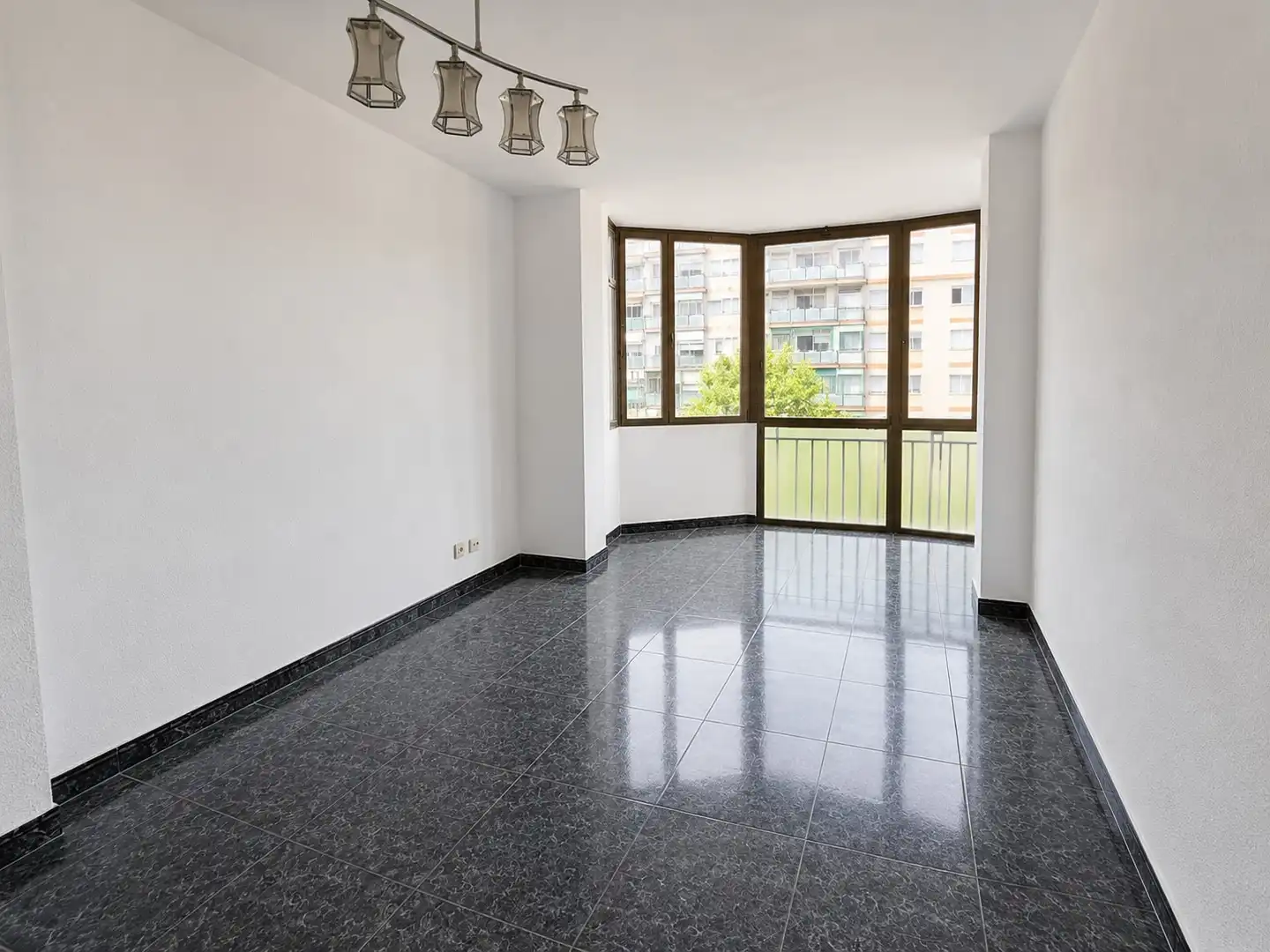 Piso en venta en Barcelona con Balcón