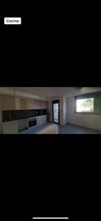 Cuina de Pis de lloguer en Mijas amb Aire condicionat, Terrassa i Forn