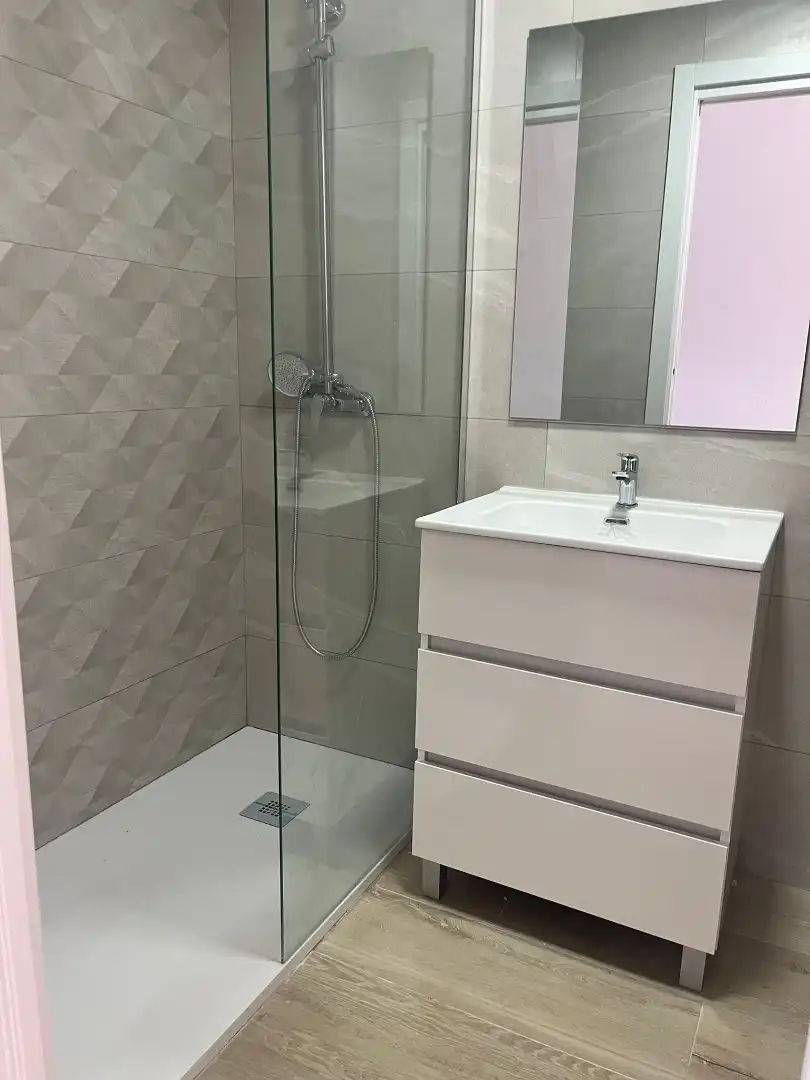 Baño de Planta baja en venta en Málaga con Aire acondicionado