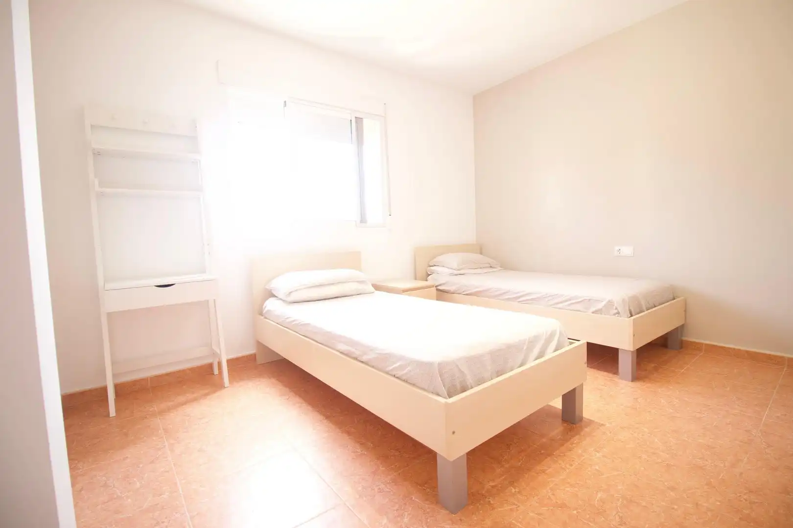 Schlafzimmer von Einfamilien-Reihenhaus zum Verkauf in Fuente Álamo de Murcia mit Privatgarten und Balkon