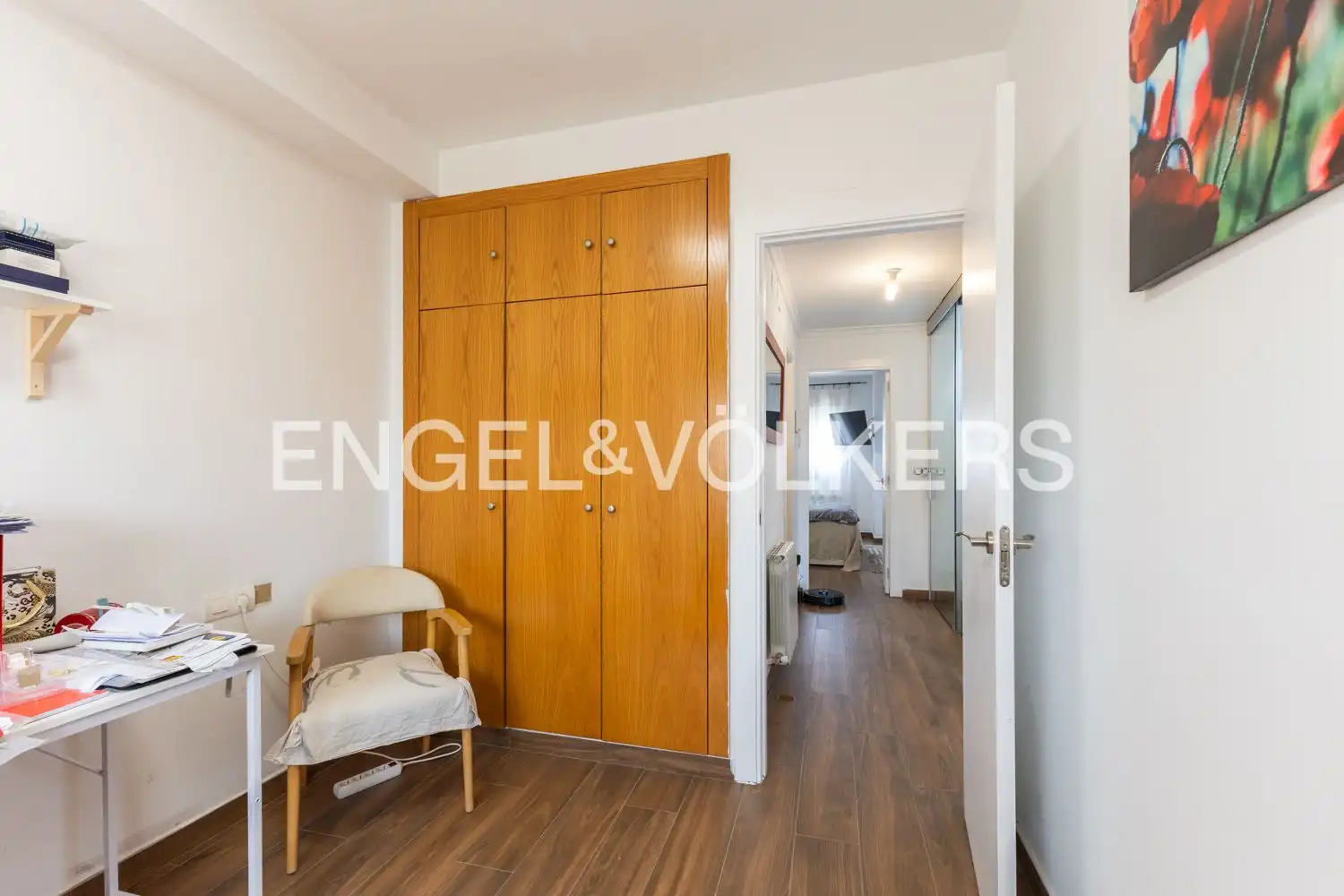 Houses for sale in Requena  with Air Conditioner, Heating and Storage room