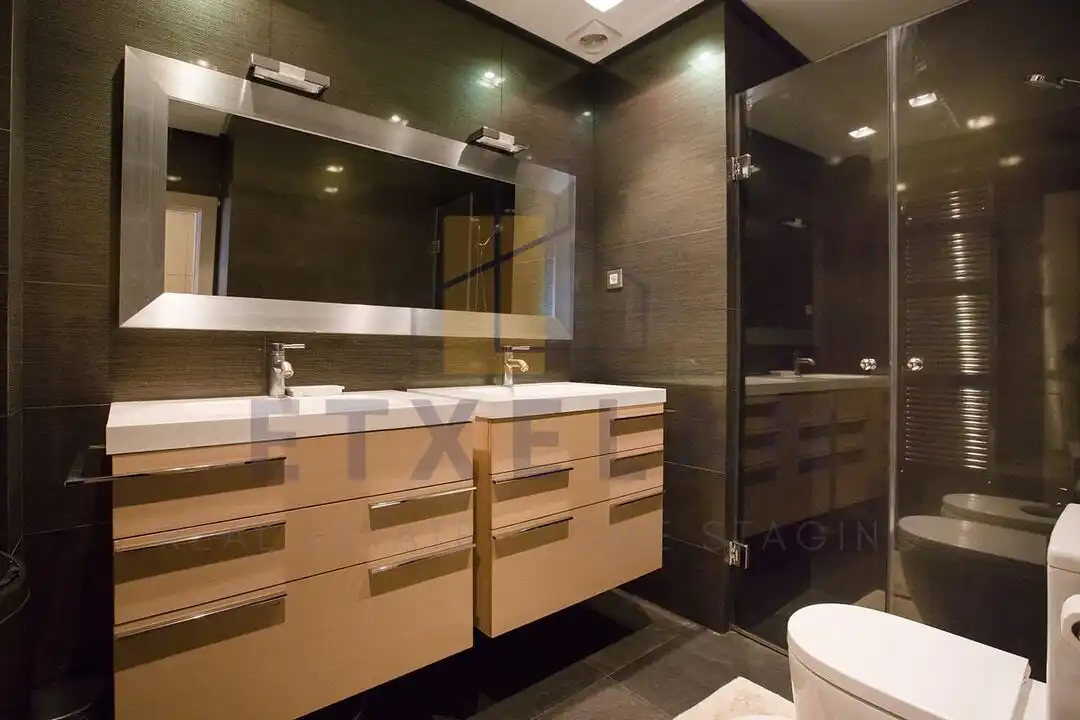Bathroom of Flat for sale in Bilbao   with Heating, Storage room and Balcony
