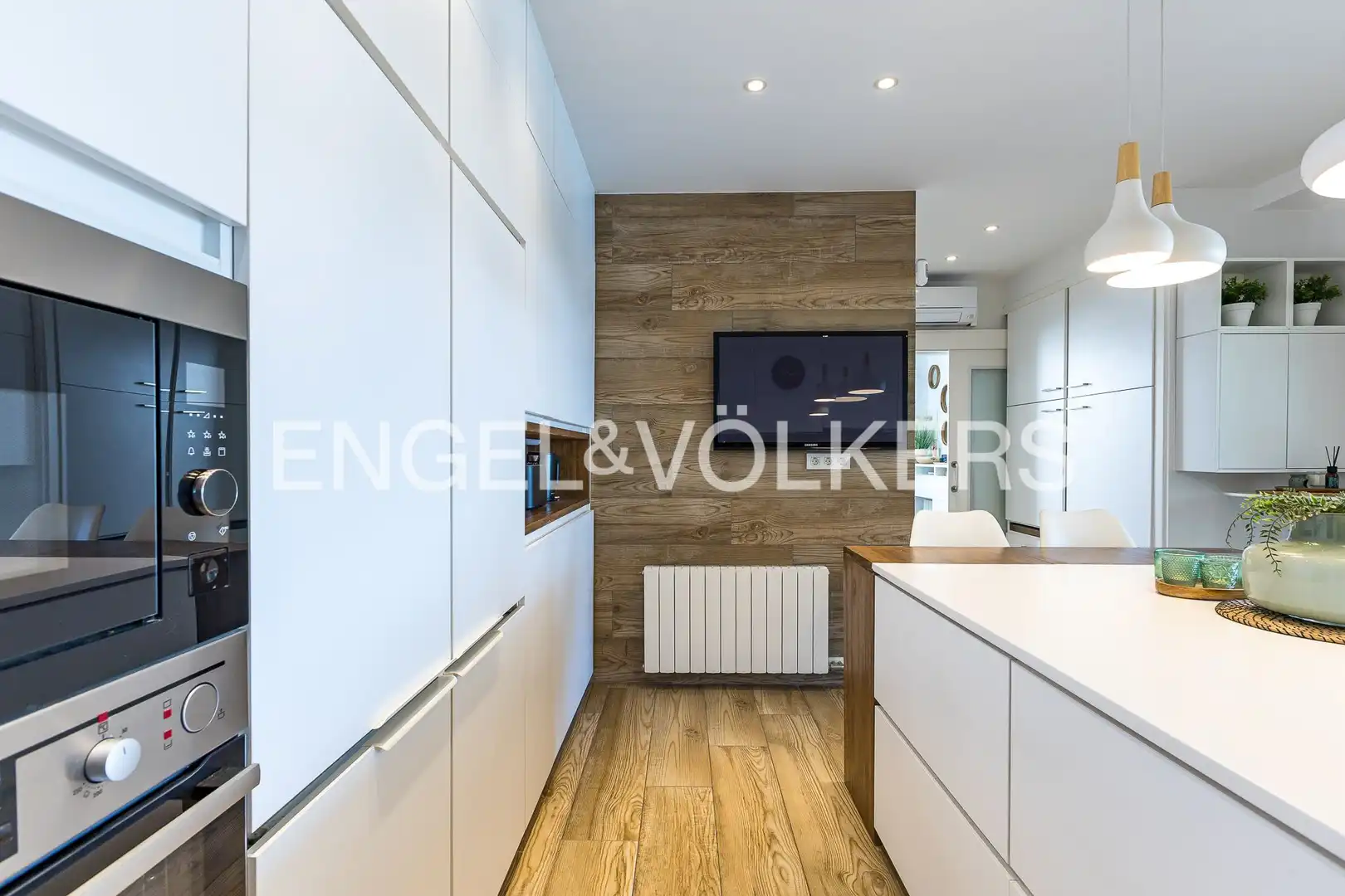 Cocina de Casa o chalet en venta en Vilanova i la Geltrú con Aire acondicionado, Calefacción y Jardín privado