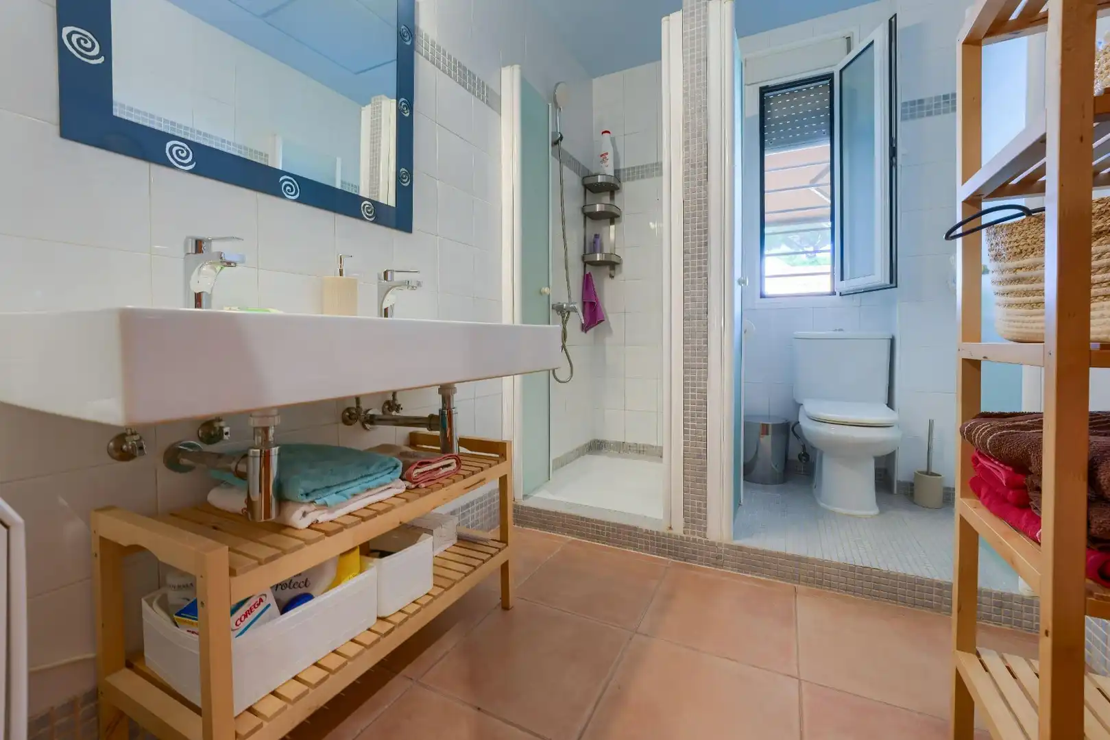 Bany de Casa o xalet en venda en Alcalá de Guadaira amb Aire condicionat, Calefacció i Jardí privat