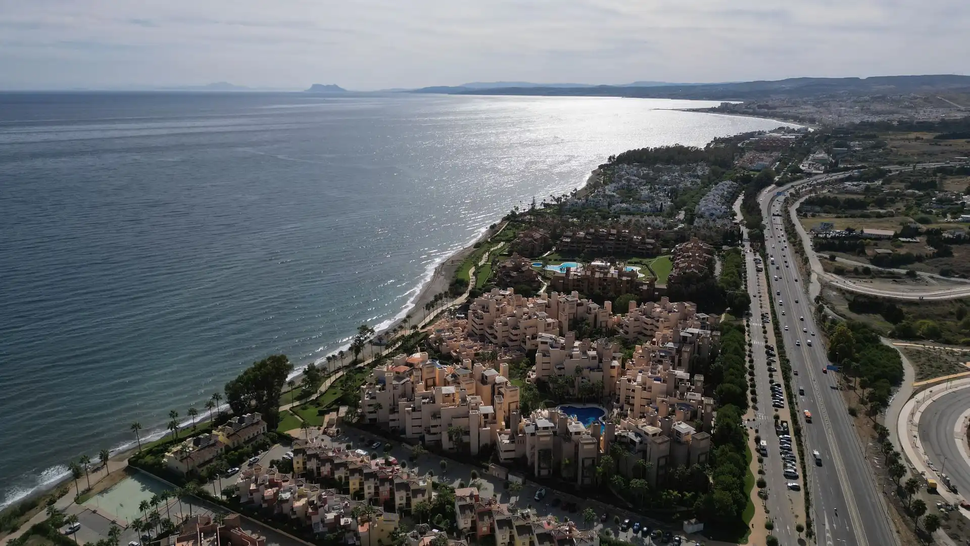 Vista exterior de Àtic de lloguer en Estepona amb Terrassa
