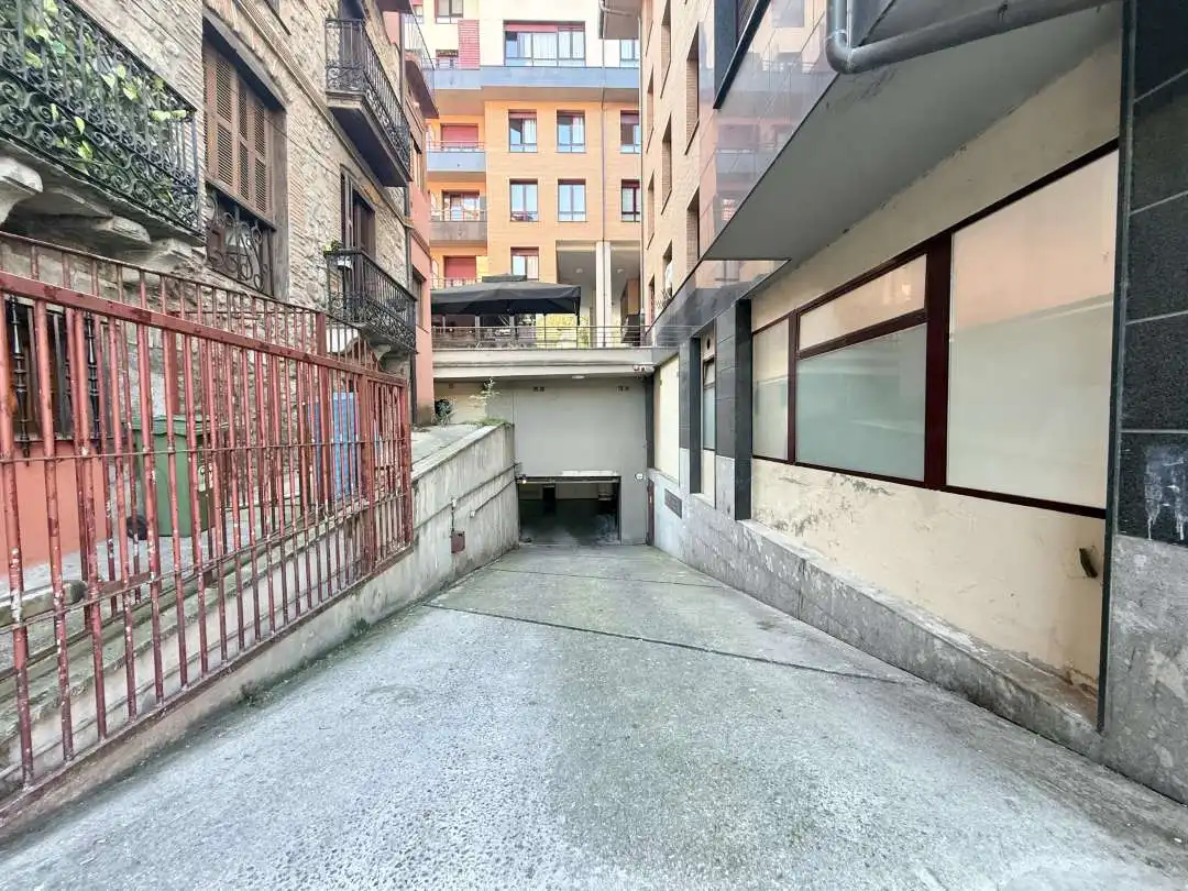 Aparcamiento en venta en San Frantzisko Kalea
