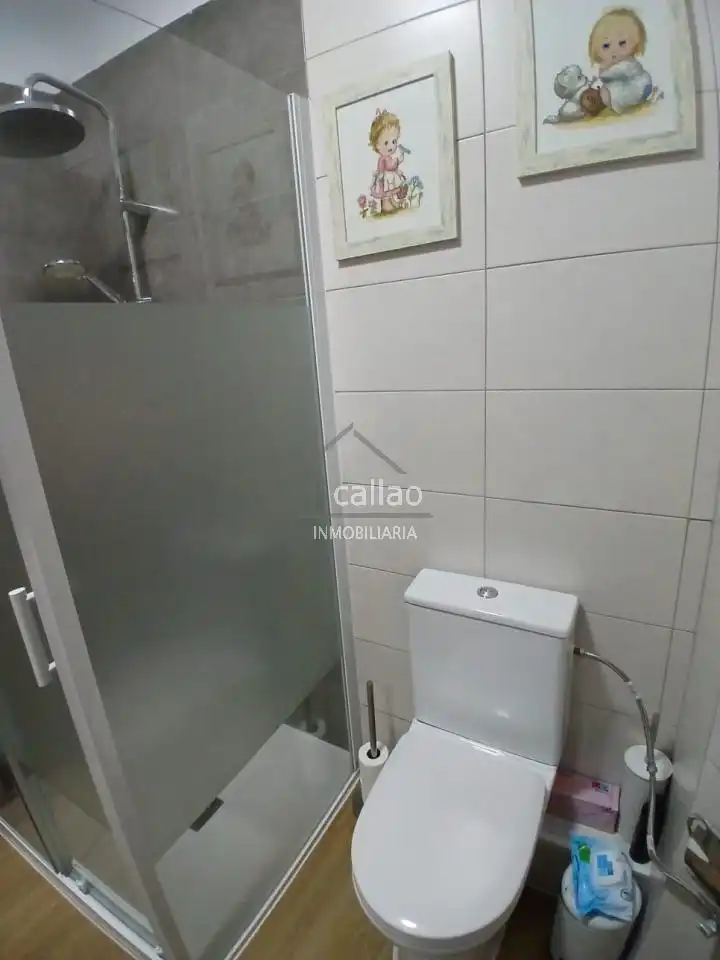 Baño de Apartamento en venta en Ferrol con Calefacción