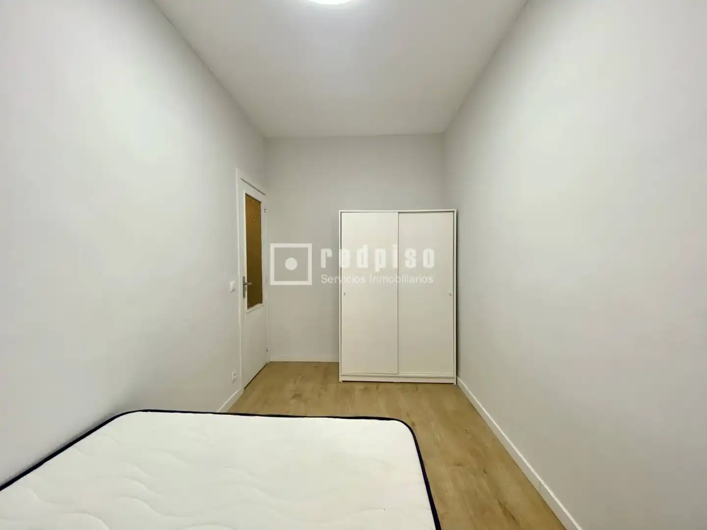 Bedroom of Flat for sale in Barcelona
