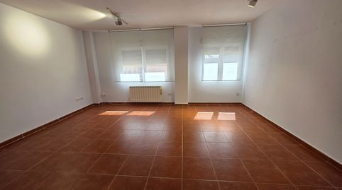 Foto 2 von Maisonette zum Verkauf in Calle de Cataluña, Serranillos del Valle, Madrid