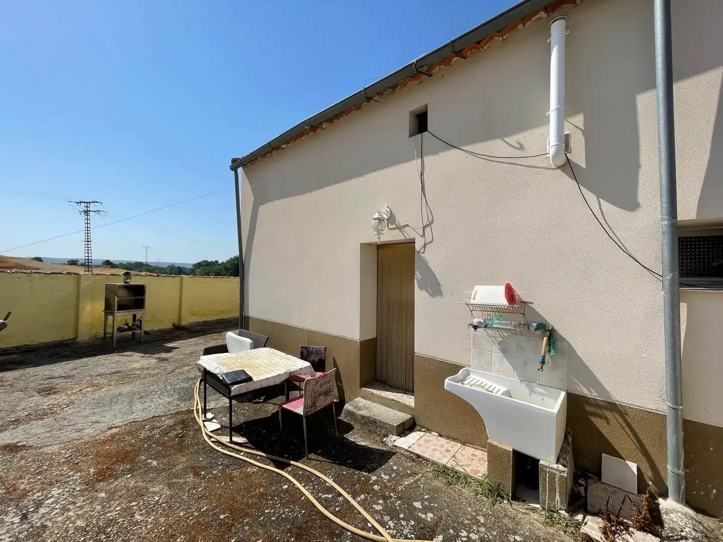 Exterior view of Country homes for sale in Cobos de Fuentidueña  with Heating, Storage room and Furnished