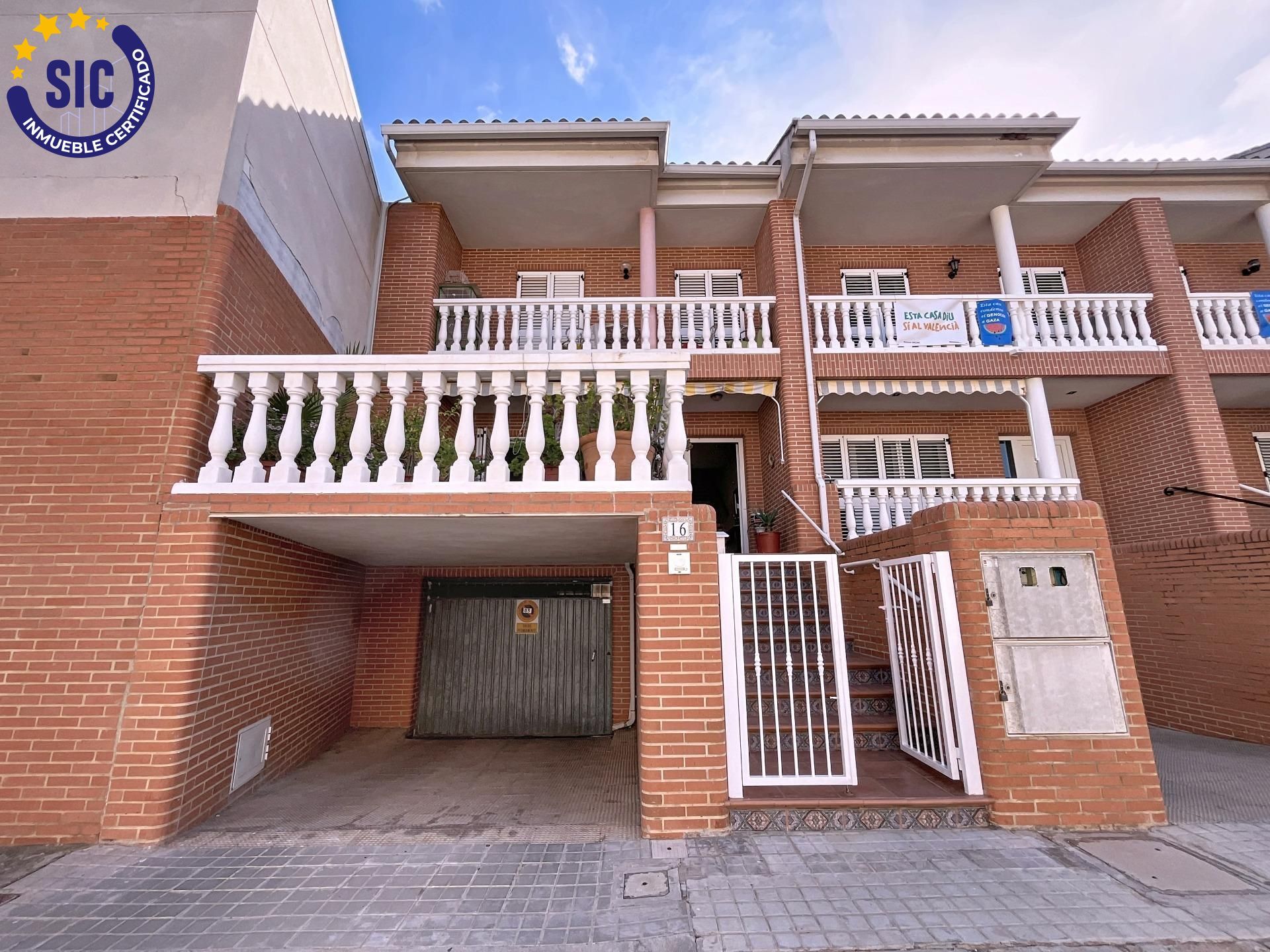 Exterior view of Single-family semi-detached for sale in Quart de les Valls  with Air Conditioner and Storage room