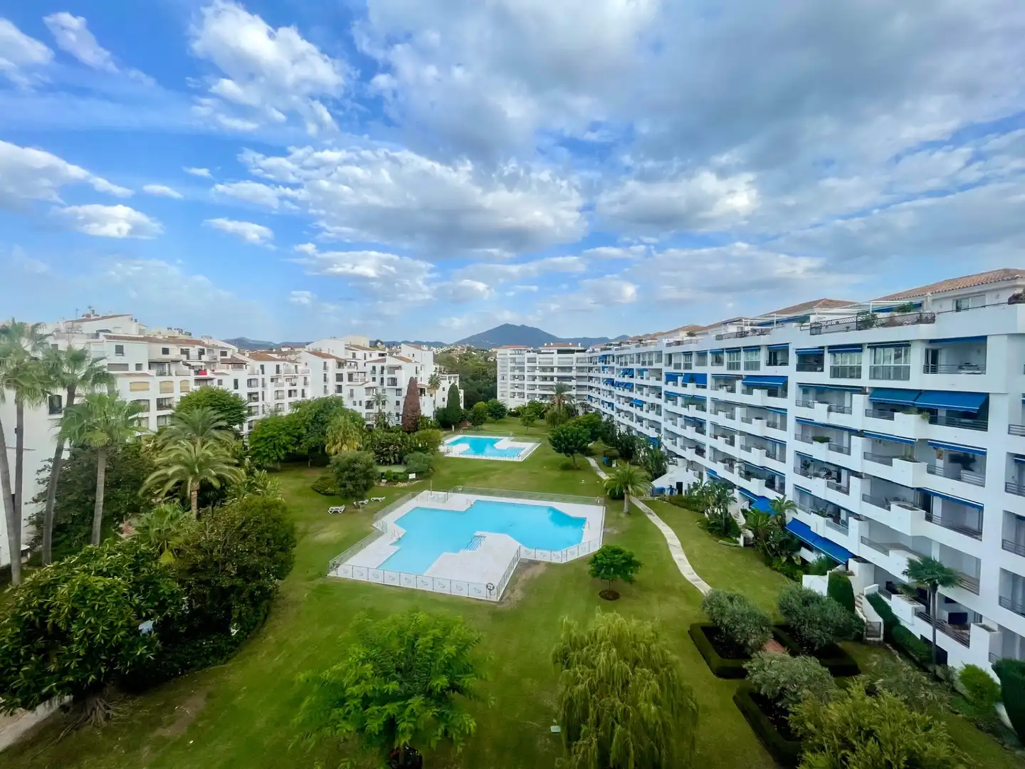 Àtic amb piscina en venda a Nueva Andalucía, imagen 2