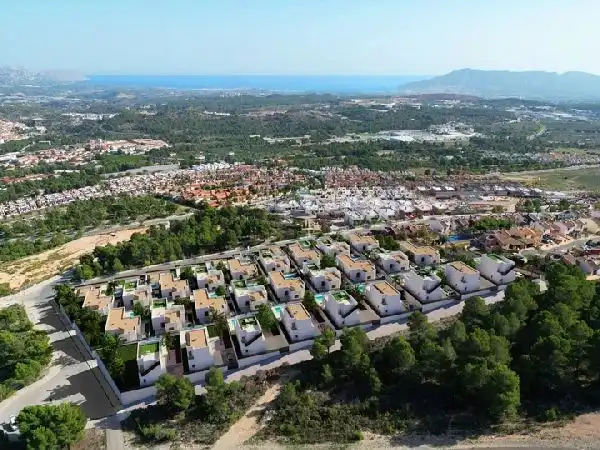 Chalet con piscina en venta en Casco urbano, imagen 3