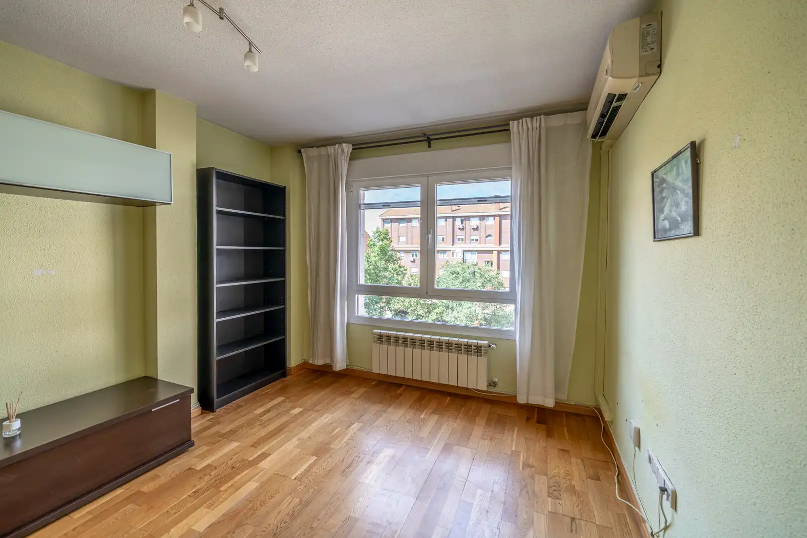 Bedroom of Flat for sale in Torrejón de Ardoz  with Air Conditioner, Heating and Parquet flooring