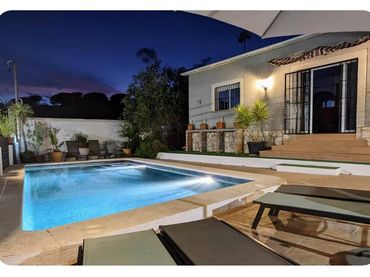 Casa amb piscina en venda a calle Alzina