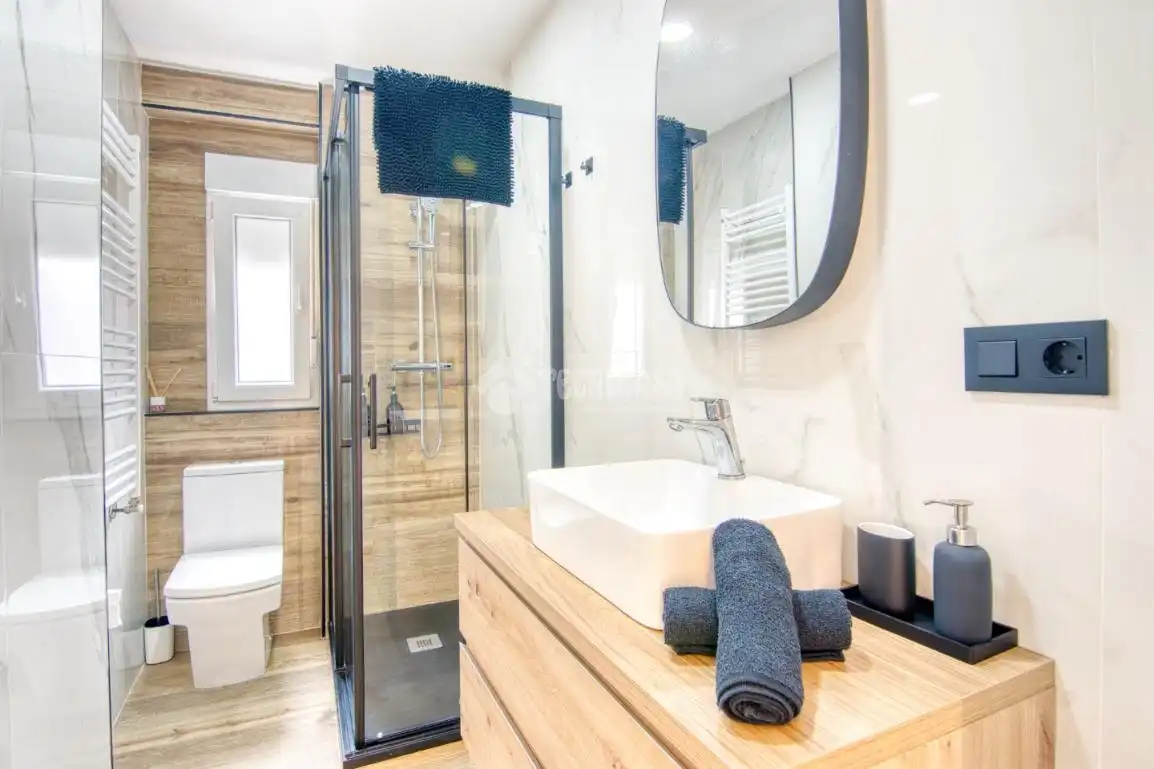 Baño de Piso en venta en Santander con Calefacción