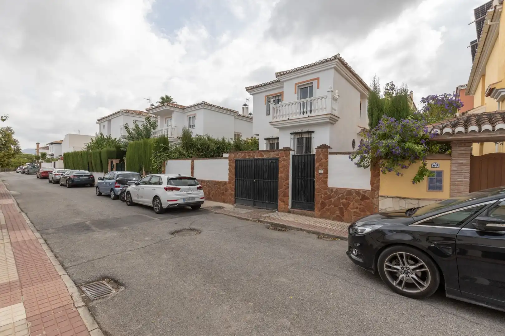 Vista exterior de Casa o chalet en venta en Altos de la Zubia