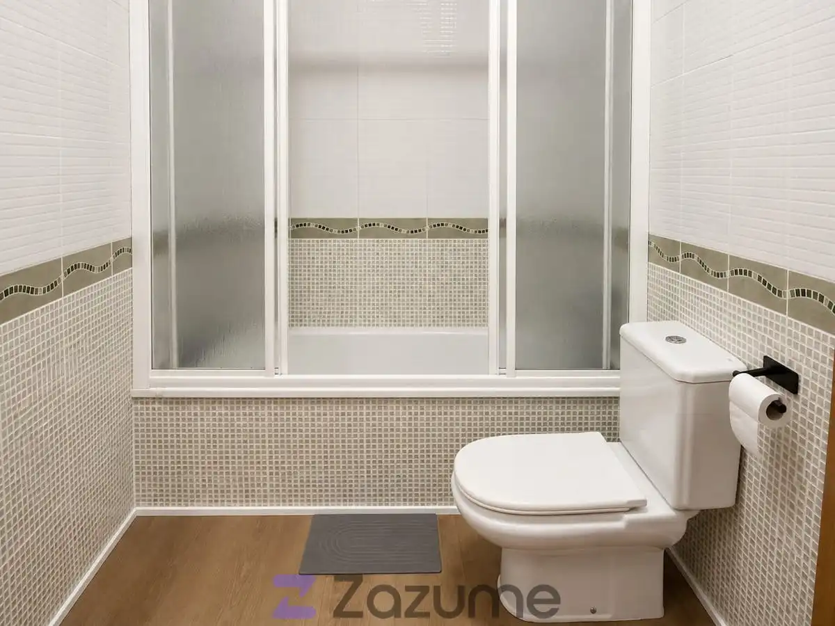 Bathroom of Flat for rent in Alcàsser  with Air Conditioner, Heating and Parquet flooring