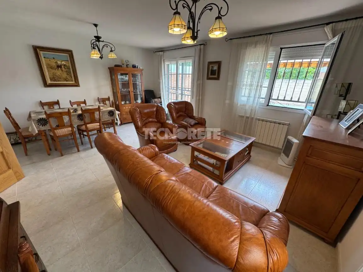 Casa aparellada amb terrassa en venda a Yunquera de Henares, imagen 20