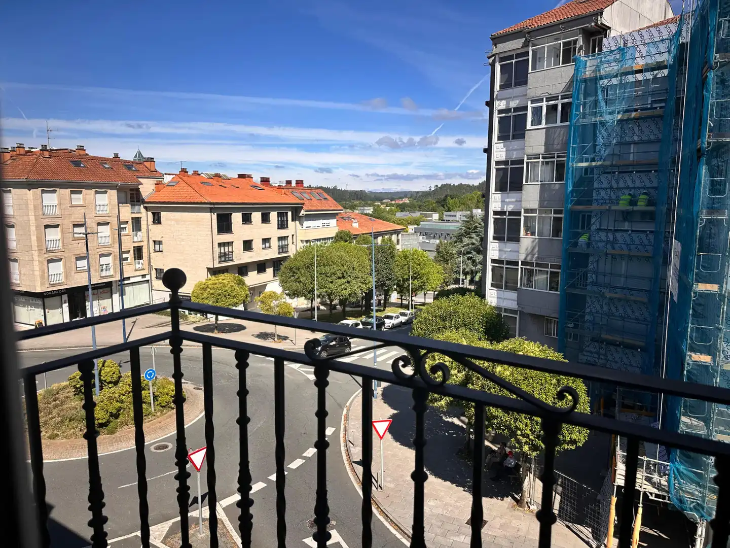 Exterior view of Duplexes for rent in Santiago de Compostela   with Heating, Parquet flooring and Oven
