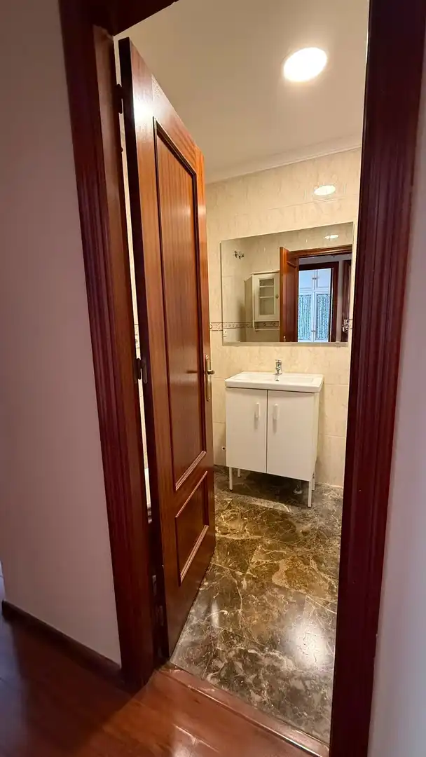 Bathroom of Flat for rent in Huelva
