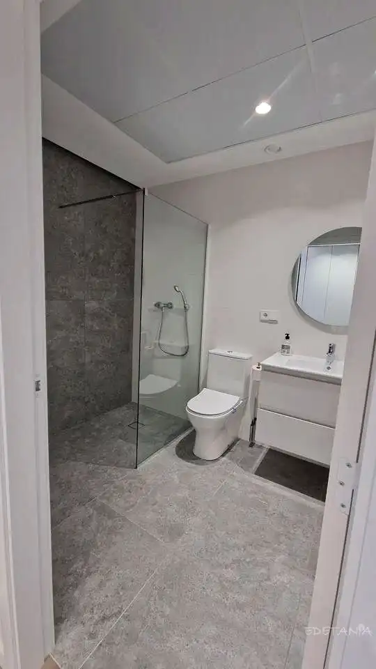 Badezimmer von Erdgeschoss zur Miete in Vinalesa mit Klimaanlage, Möbliert und Internet