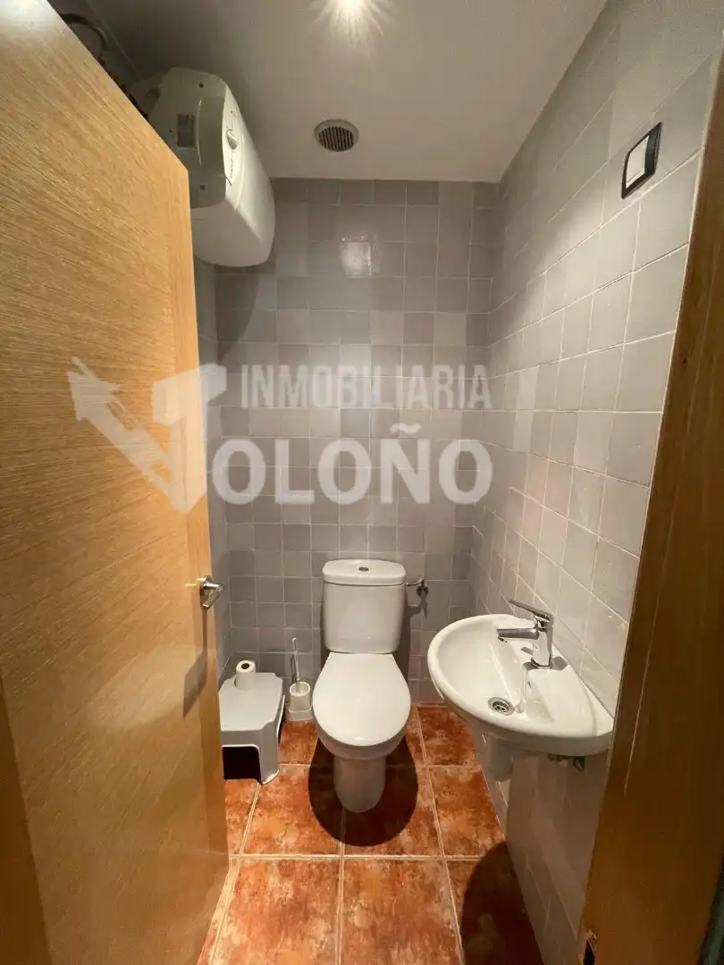 Baño de Local en venta en Briones, La Rioja