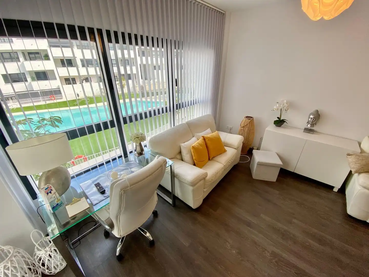 Apartament amb piscina de lloguer a Estepona Pueblo