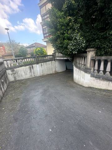 Garaje en Venta en Usansolo