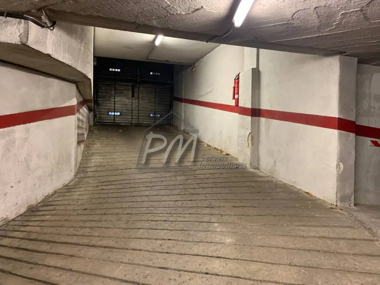 Aparcament amb ascensor en venda a Sant Narcís, imagen 3