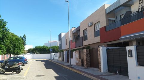 Foto 2 de Casa adosada en venta en Calle Despeñaperros, 39, Bollullos de la Mitación, Sevilla
