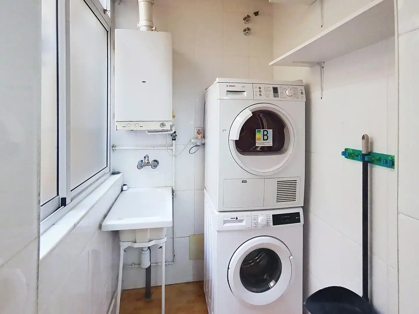Bathroom of Flat for rent in Churriana de la Vega  with Air Conditioner, Heating and Terrace
