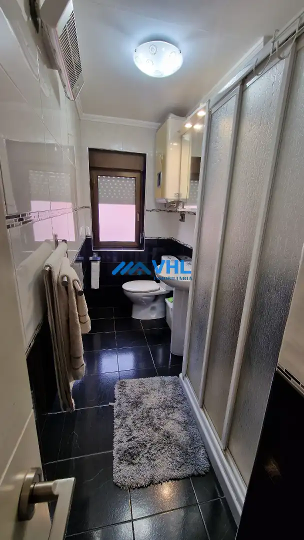 Bathroom of Flat for rent in Castro-Urdiales  with Furnished