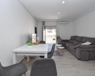 Sala d'estar de Pis en venda en Elche / Elx amb Aire condicionat, Terrassa i Moblat