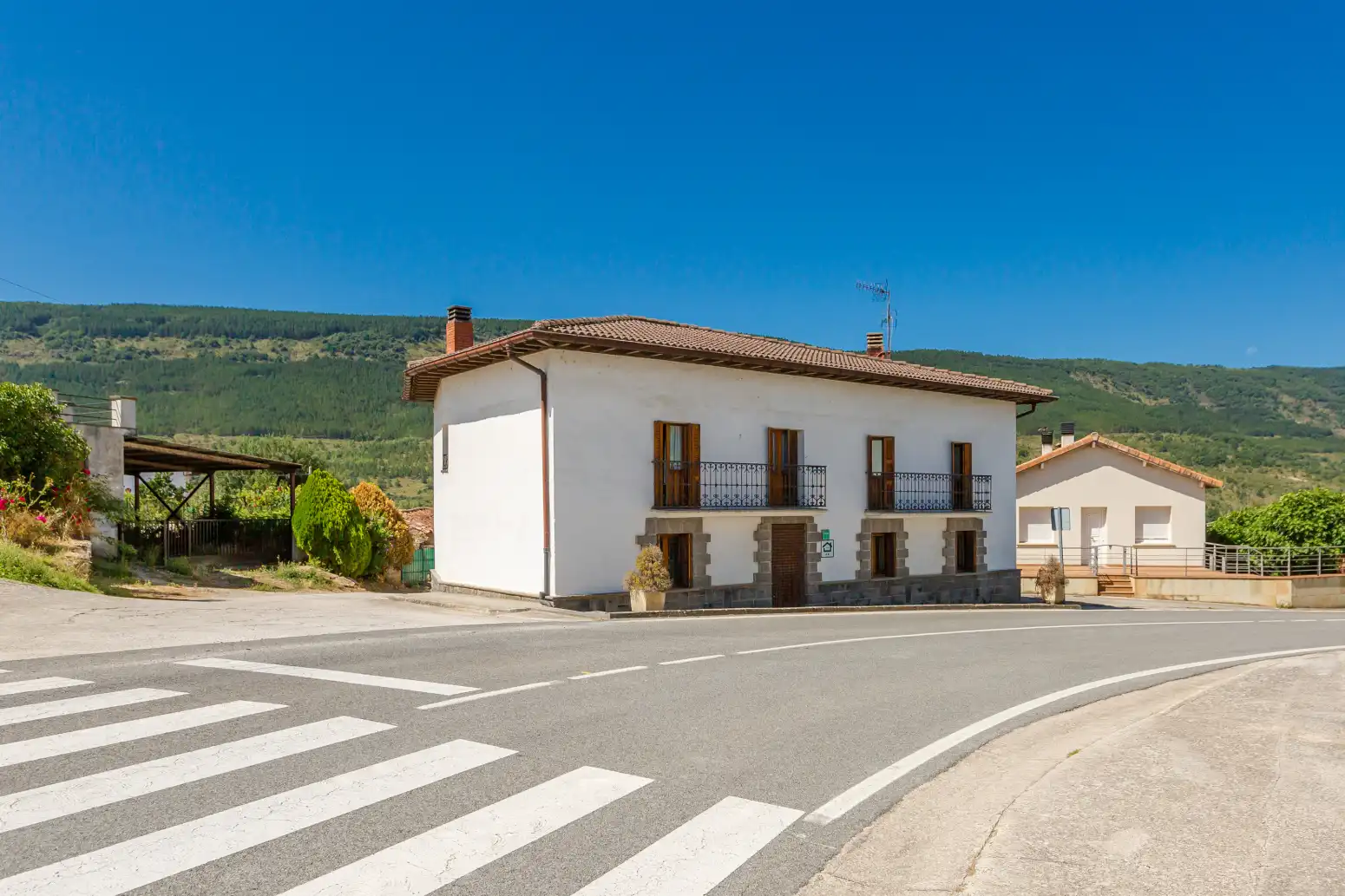 Vista exterior de Casa o chalet en venta en Lónguida / Longida con Calefacción, Jardín privado y Amueblado