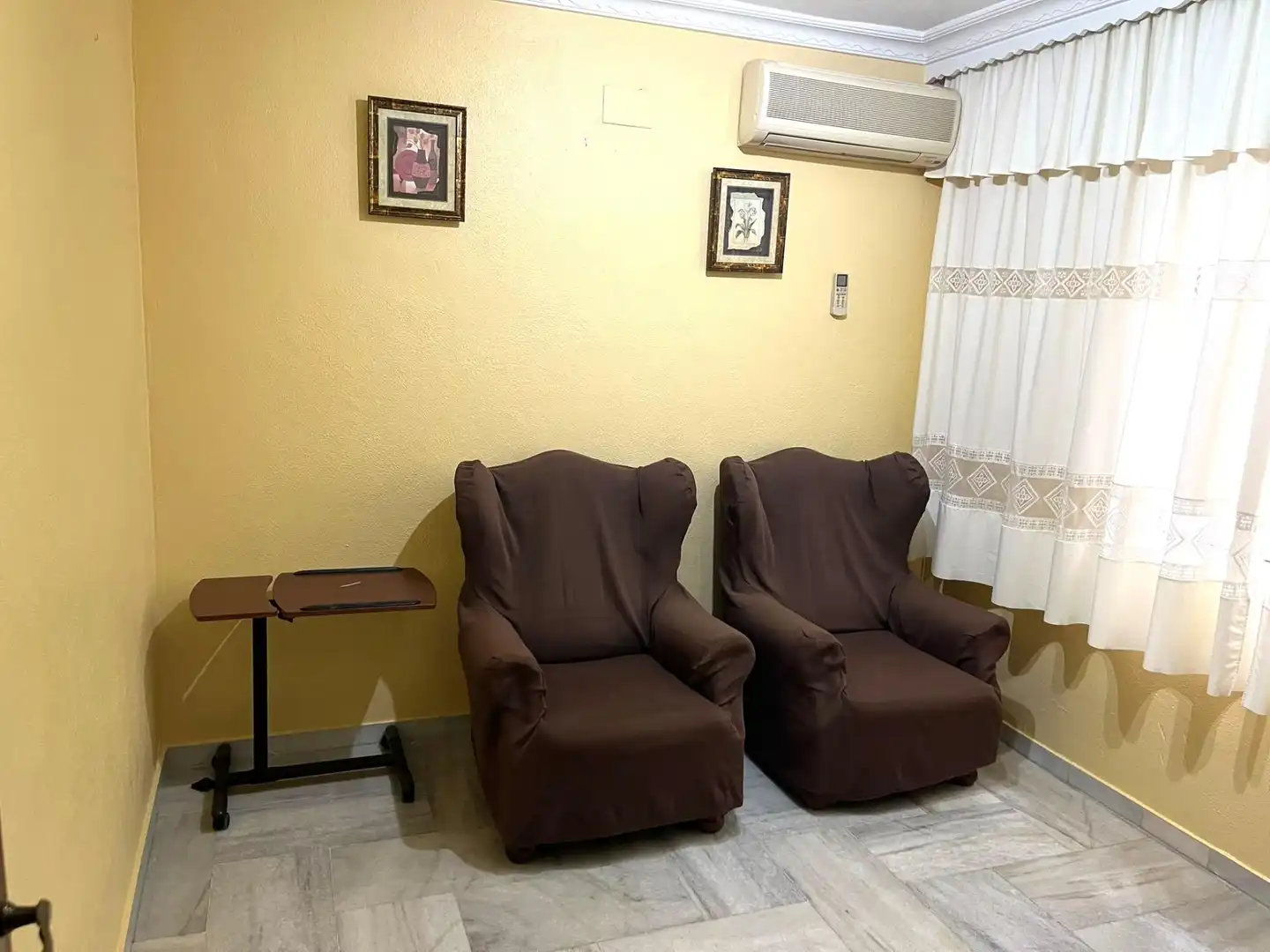 Sala de estar de Casa adosada en venta en Moguer con Aire acondicionado, Terraza y Trastero