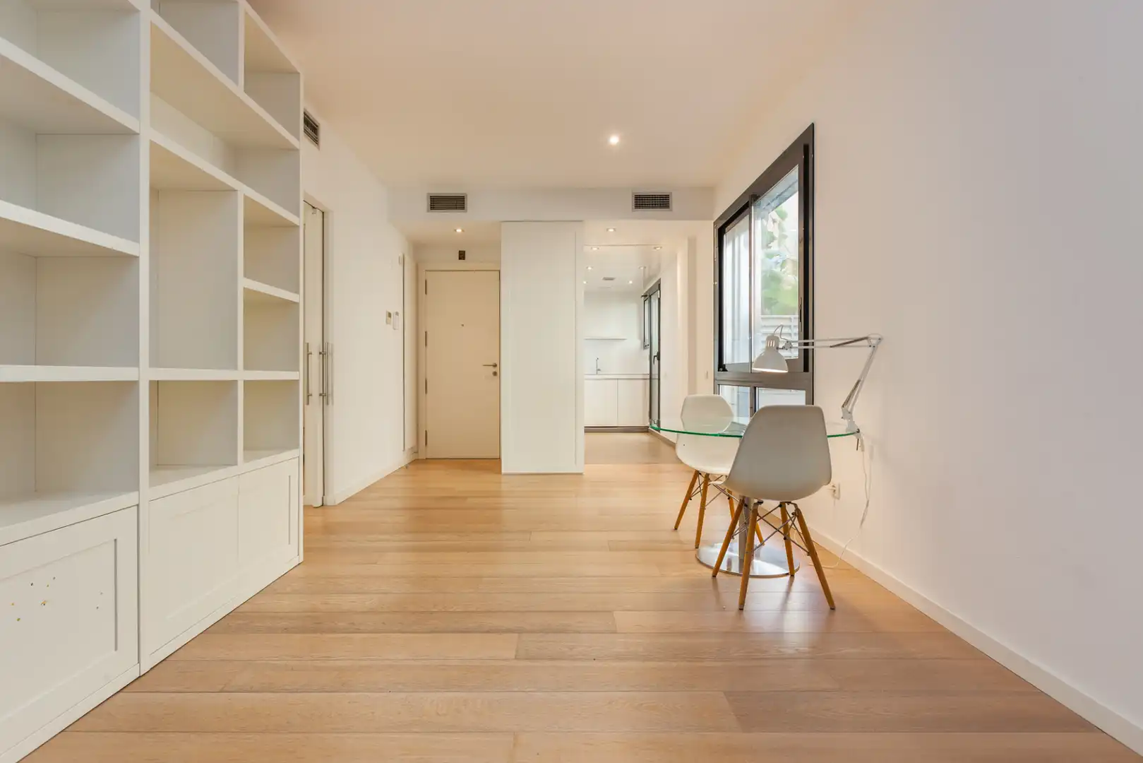 Erdgeschosswohnung mit Garten zur Miete in Carrer de Dalmases