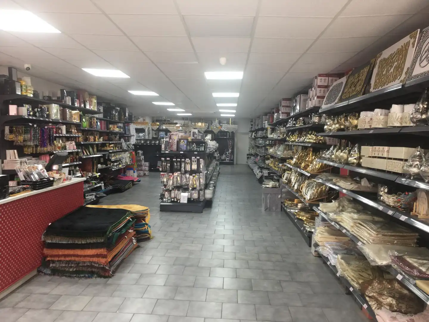 Local comercial en alquiler en Barri dels Escriptors, imagen 3
