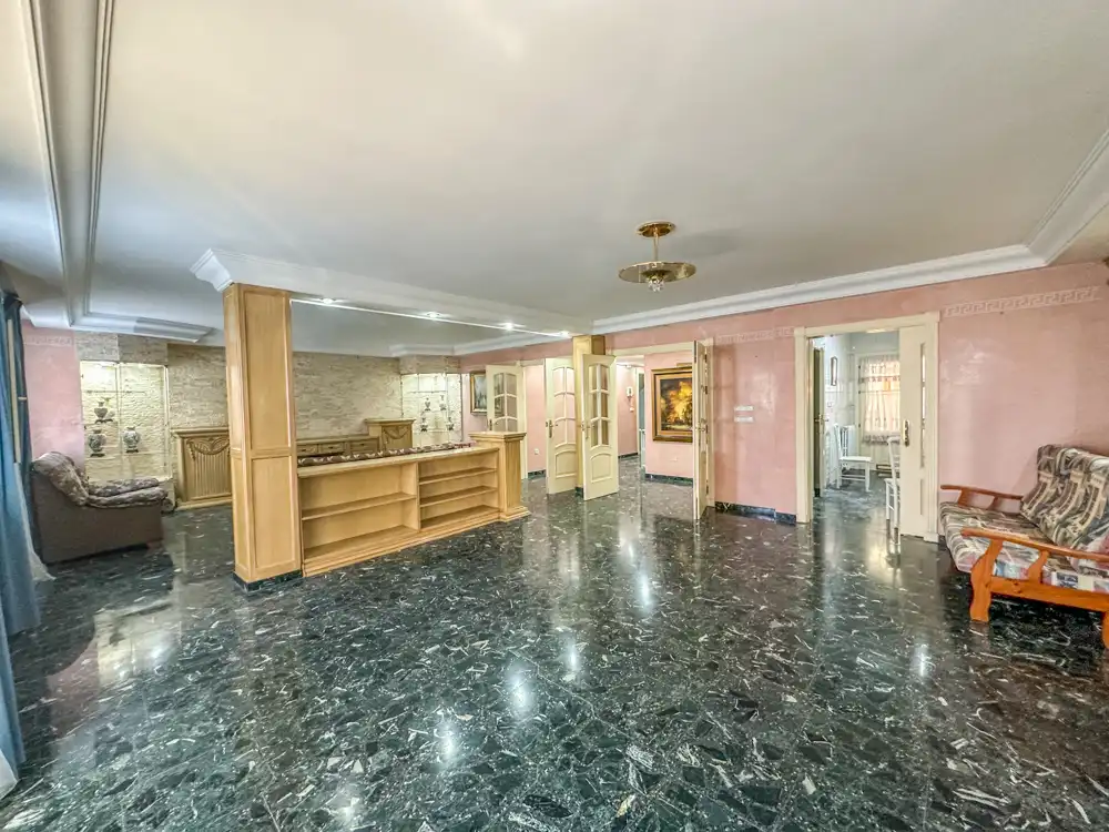 Piso en venta en Avda. de la Libertad, imagen 2