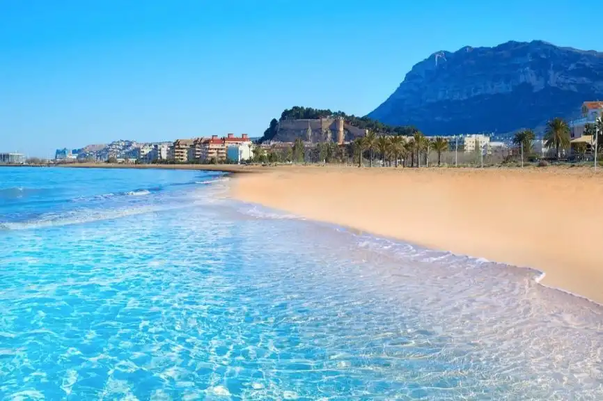 Außenansicht von Wohnungen zum Verkauf in Dénia mit Klimaanlage, Heizung und Privatgarten
