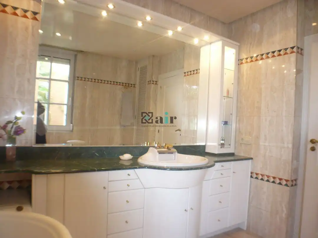 Baño de Casa o chalet en venta en  Logroño con Calefacción, Terraza y Trastero