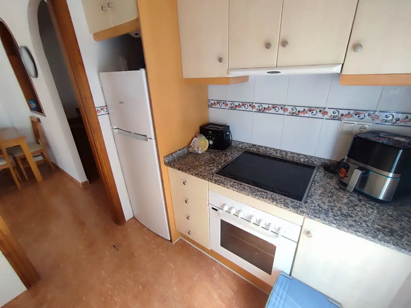 Küche von Einfamilien-Reihenhaus zum Verkauf in Orihuela mit Klimaanlage, Terrasse und Möbliert