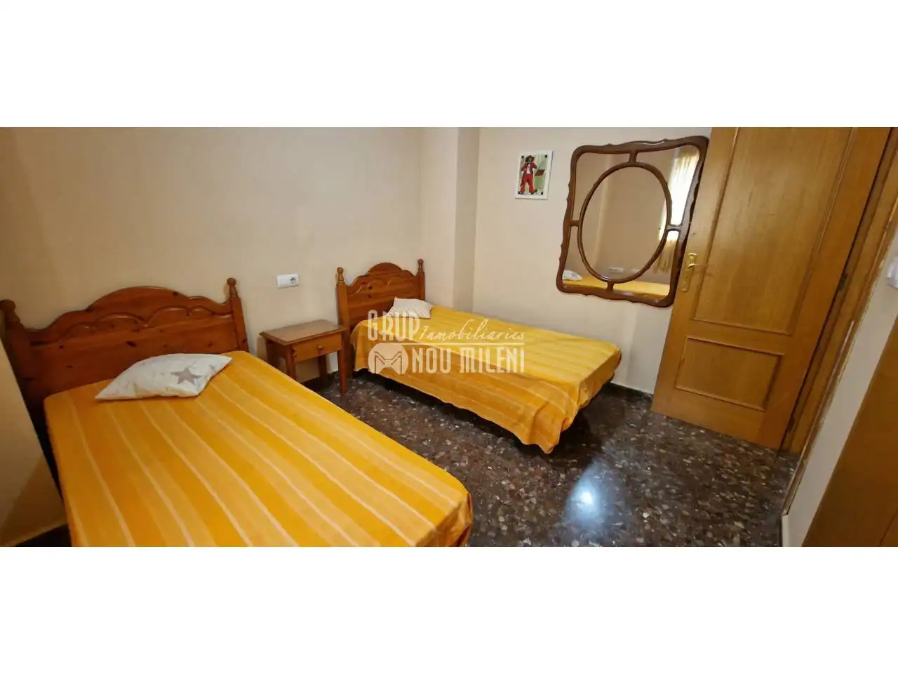 Habitación de Piso en venta en Burjassot con Amueblado y Balcón