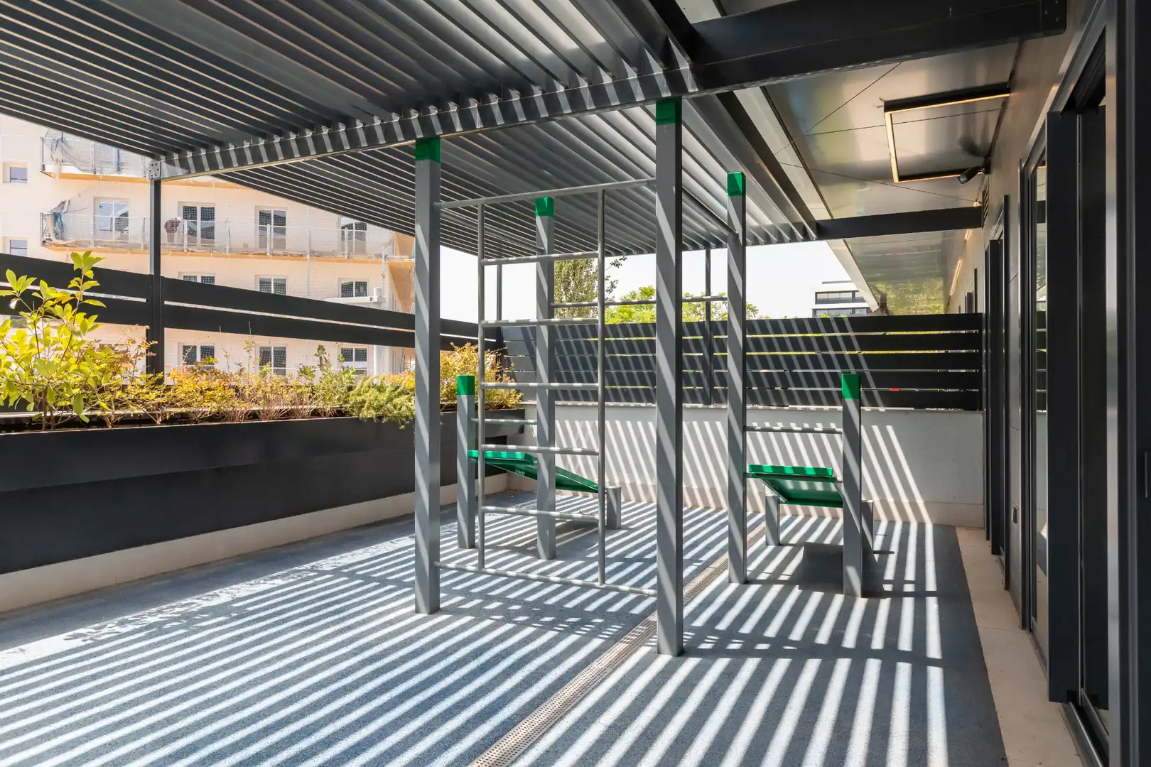 Terraza de Piso en venta en Sant Just Desvern con Terraza y Piscina comunitaria