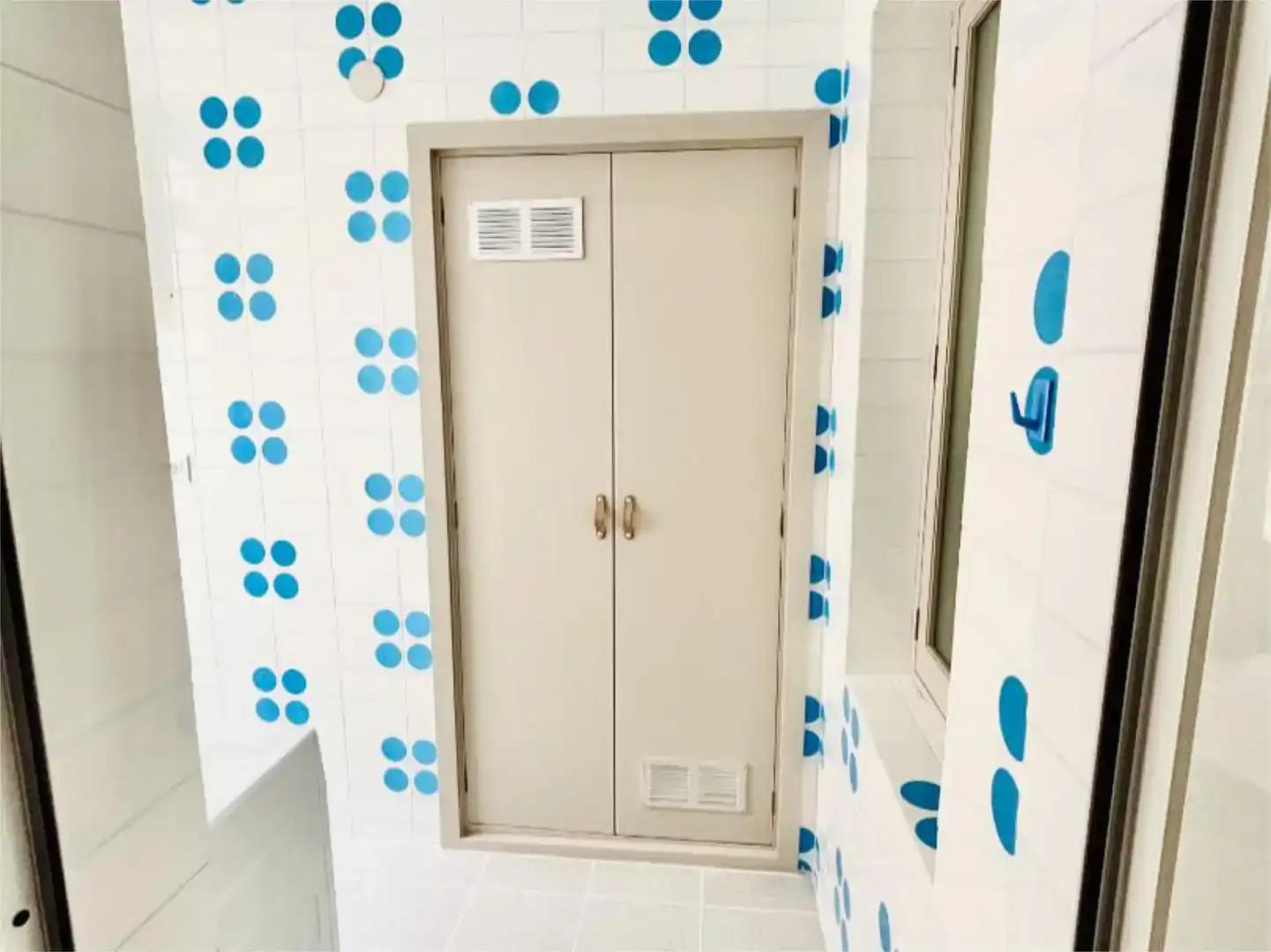 Badezimmer von Wohnung zur Miete in  Valencia Capital mit Klimaanlage und Balkon