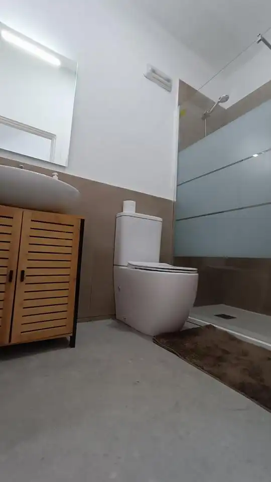 Bany de Casa o xalet en venda en Poio amb Calefacció, Terrassa i Moblat