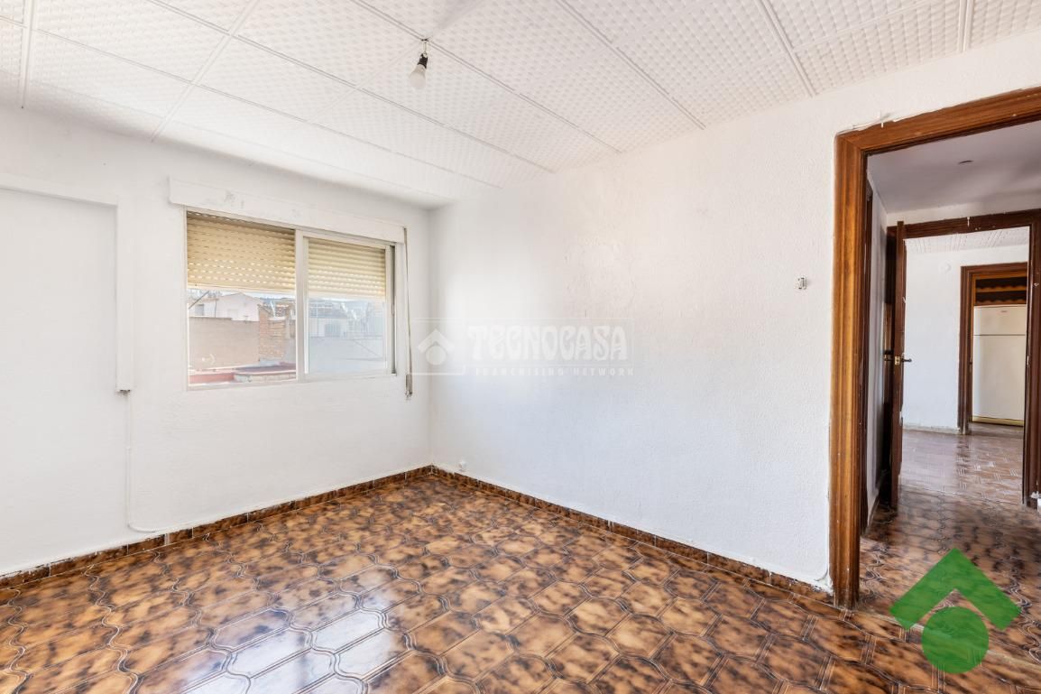 Dormitori de Pis en venda en  Granada Capital amb Aire condicionat
