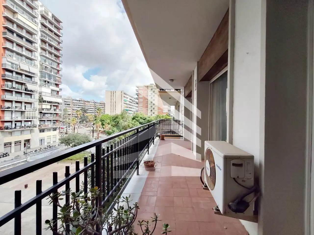 Piso con terraza en venta en Gran Via de Carles III, imagen 4